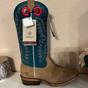 Brand new with tags Ariat cowboy boots